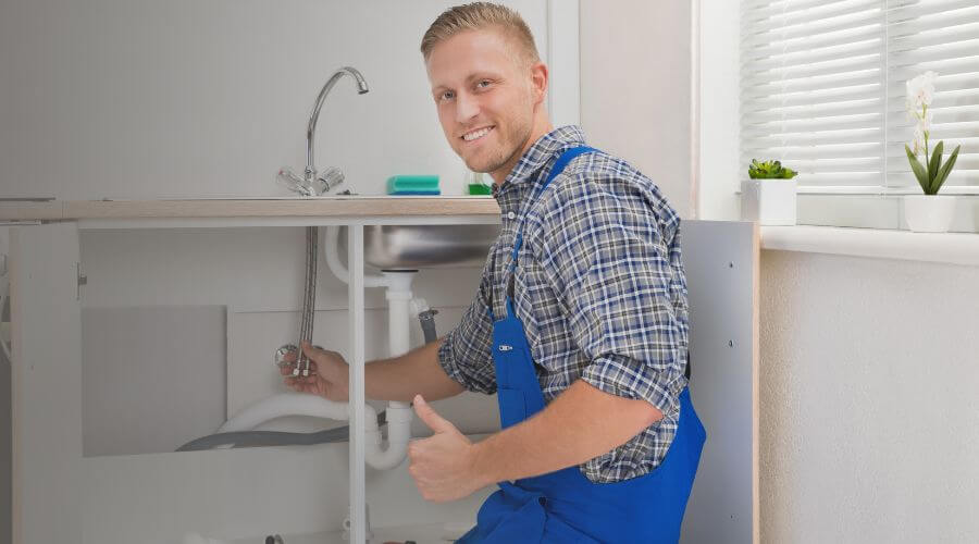 Expert burst pipe repair services in Van Horne, IA